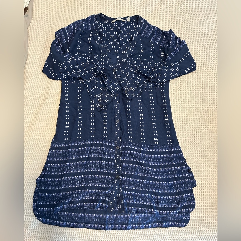 Athleta Women’s Navy pattern lightweight cover up